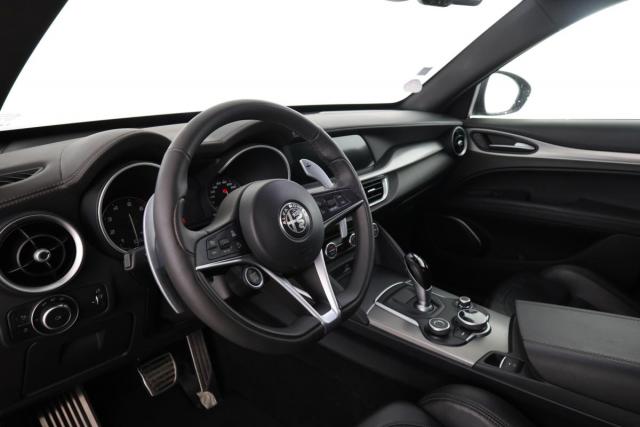 Alfa Romeo Stelvio image 4