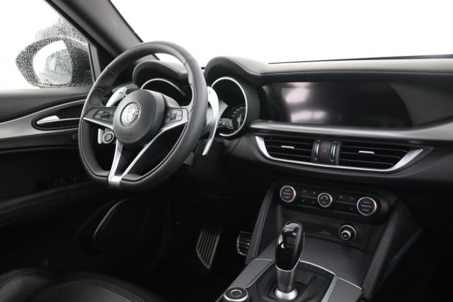 Alfa Romeo Stelvio image 5