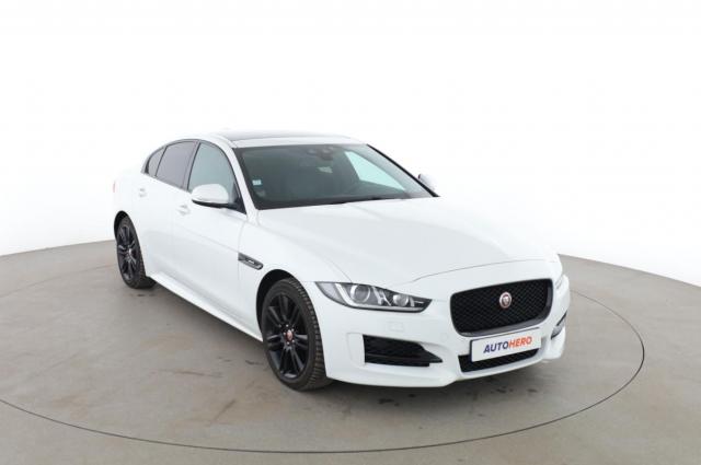 Jaguar Xe image 3