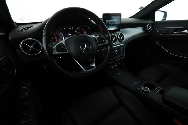 Mercedes Benz Gla image 8