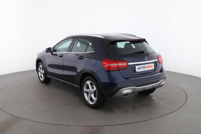 Mercedes Benz Gla image 8