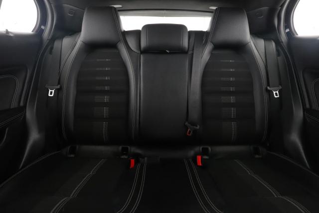 Mercedes Benz Gla image 4