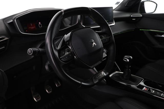 Peugeot 2008 image 6