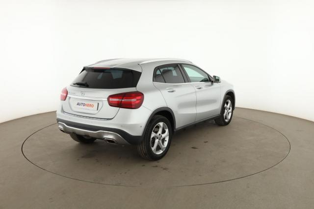 Mercedes Benz Gla image 1