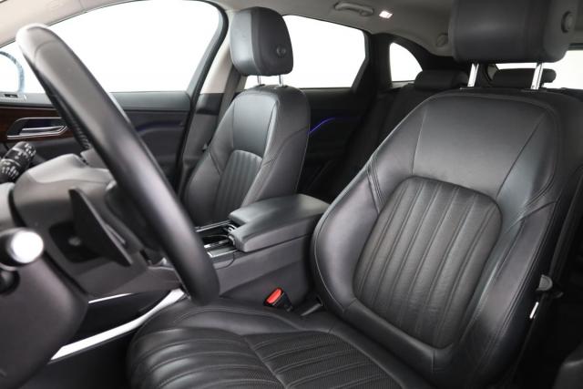 Jaguar F-Pace image 4