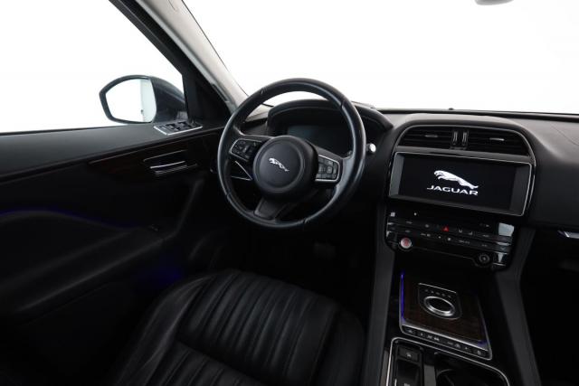 Jaguar F-Pace image 3