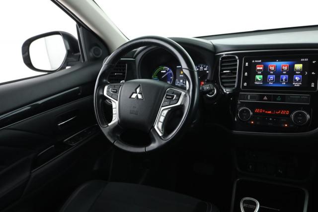 Mitsubishi Outlander image 2