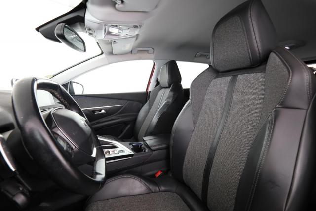 Peugeot 3008 image 3