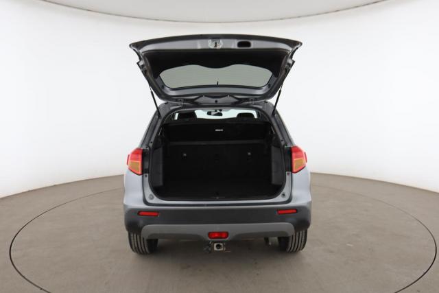 Suzuki Vitara image 3