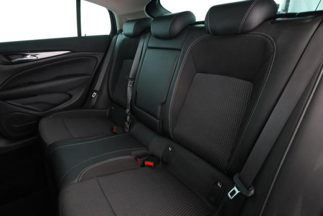 Opel Insignia image 2