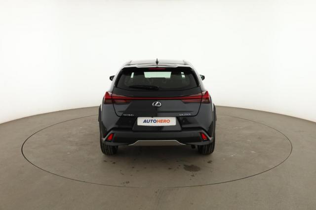 Lexus Ux image 8