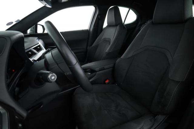 Lexus Ux image 5