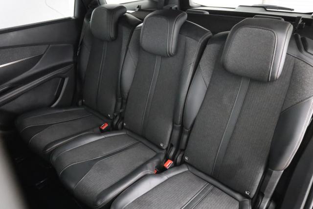 Peugeot 5008 image 7