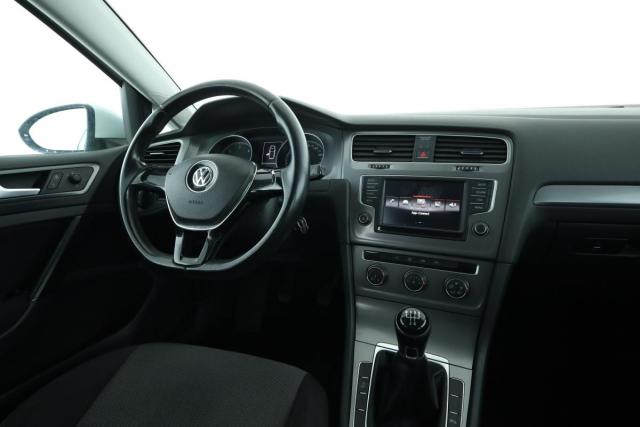 Volkswagen Golf image 6