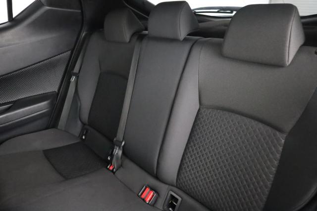 Toyota C-Hr image 8