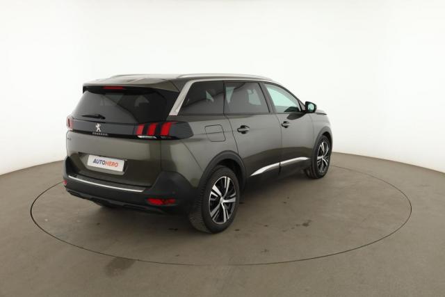 Peugeot 5008 image 2