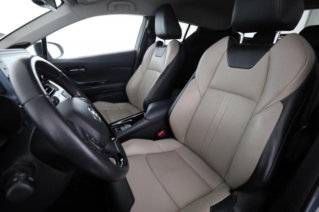 Toyota C-Hr image 6