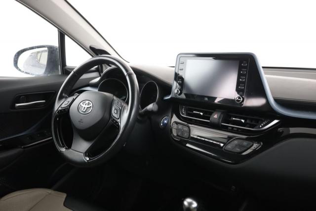 Toyota C-Hr image 9