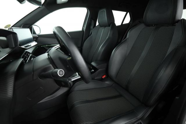 Peugeot 2008 image 2