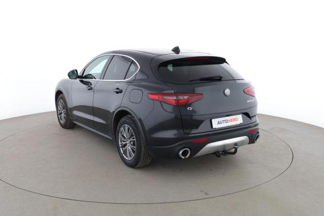 Alfa Romeo Stelvio image 5