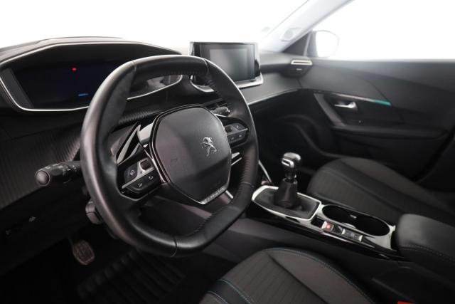 Peugeot 2008 image 2