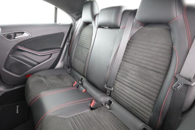 Mercedes Benz Cla image 8