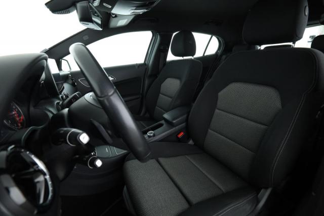 Mercedes Benz Gla image 9