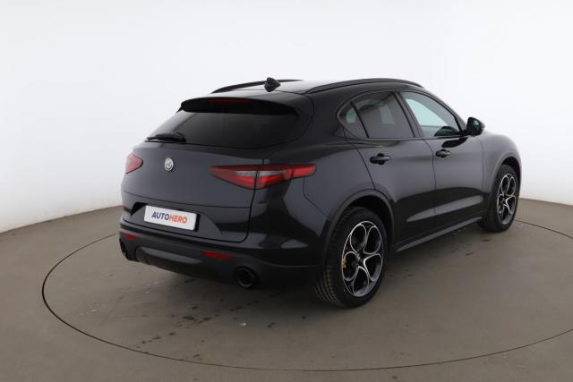 Alfa Romeo Stelvio image 6