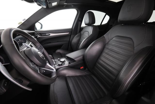 Alfa Romeo Stelvio image 4