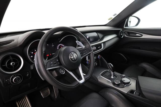 Alfa Romeo Stelvio image 5