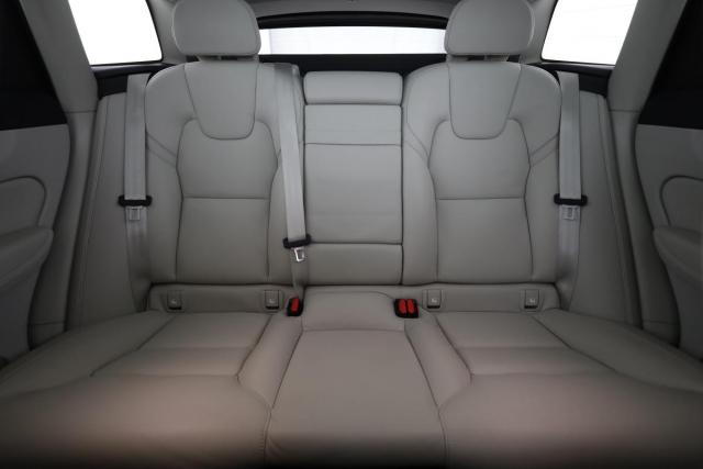 Volvo Xc60 image 9