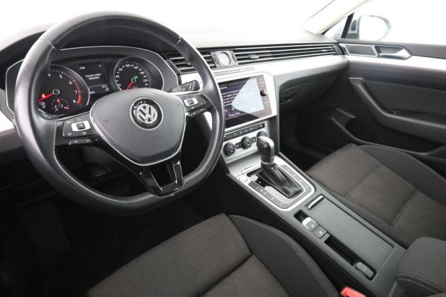 Volkswagen Passat Sw image 2