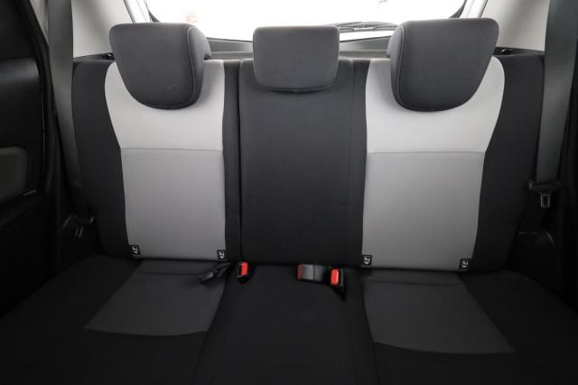 Toyota Yaris image 2