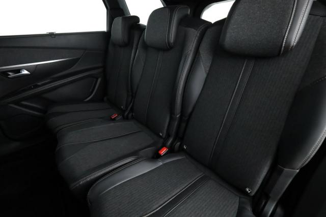 Peugeot 5008 image 9