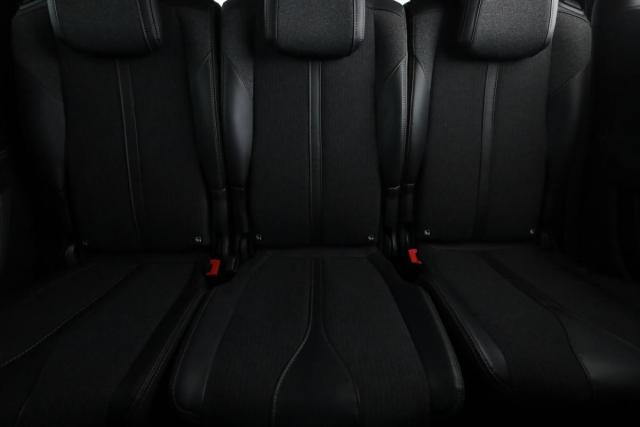 Peugeot 5008 image 1