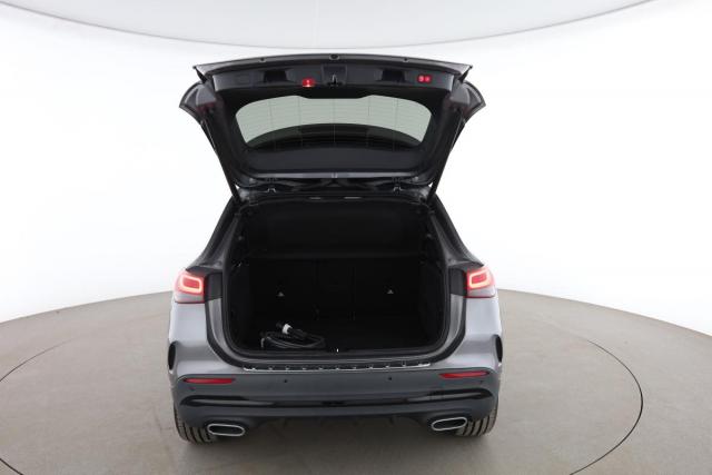 Mercedes Benz Gla image 1