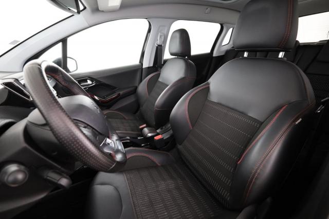 Peugeot 2008 image 3