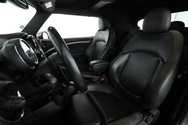 Mini Cabrio image 2