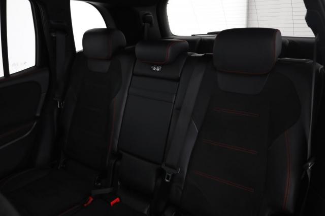 Mercedes Benz Glb image 2