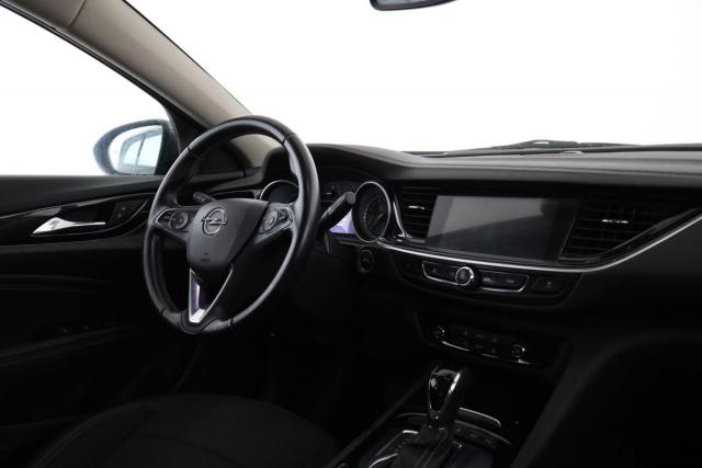 Opel Insignia image 2