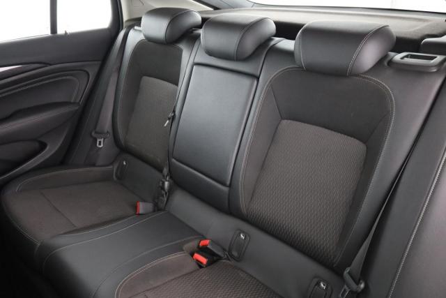 Opel Insignia image 1