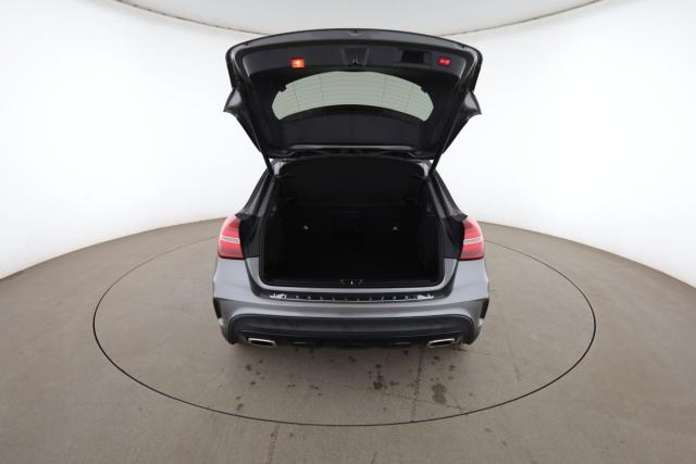 Mercedes Benz Gla image 8