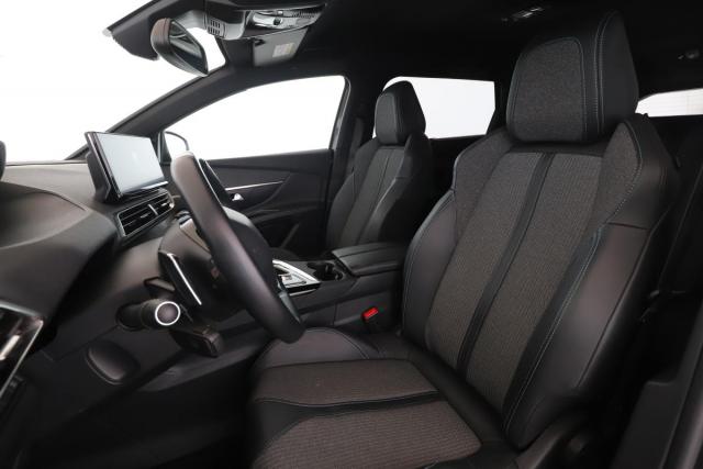 Peugeot 5008 image 2