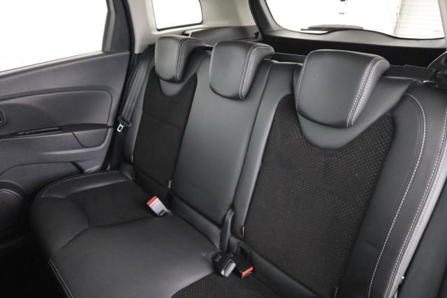 Renault Clio Estate image 3