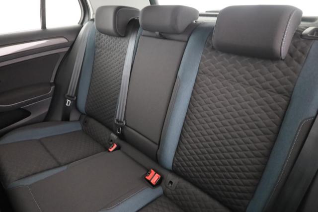 Volkswagen Golf image 6