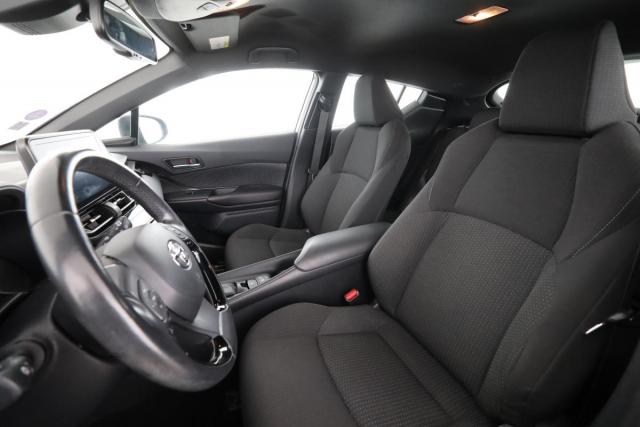Toyota C-Hr image 2