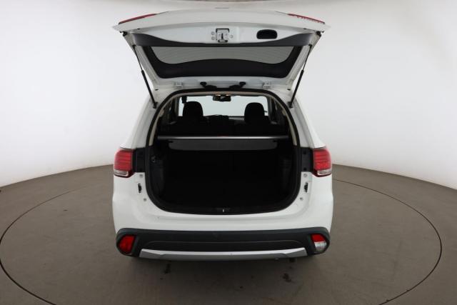 Mitsubishi Outlander image 3