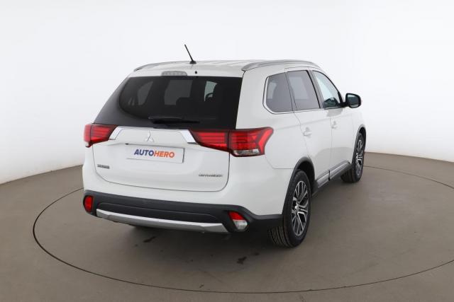 Mitsubishi Outlander image 9