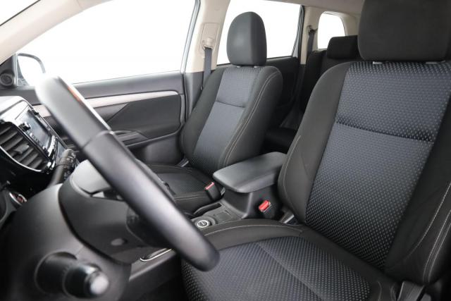 Mitsubishi Outlander image 7