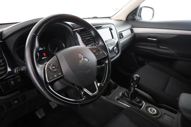 Mitsubishi Outlander image 5